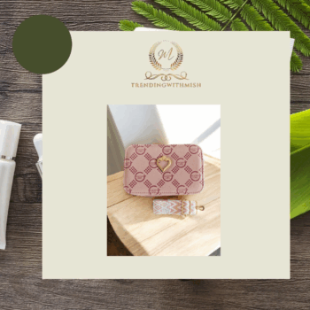 Pink bag with 'BEAUTIFUL GIRL WORDING' with a pink and white strap&gold heart clasp
